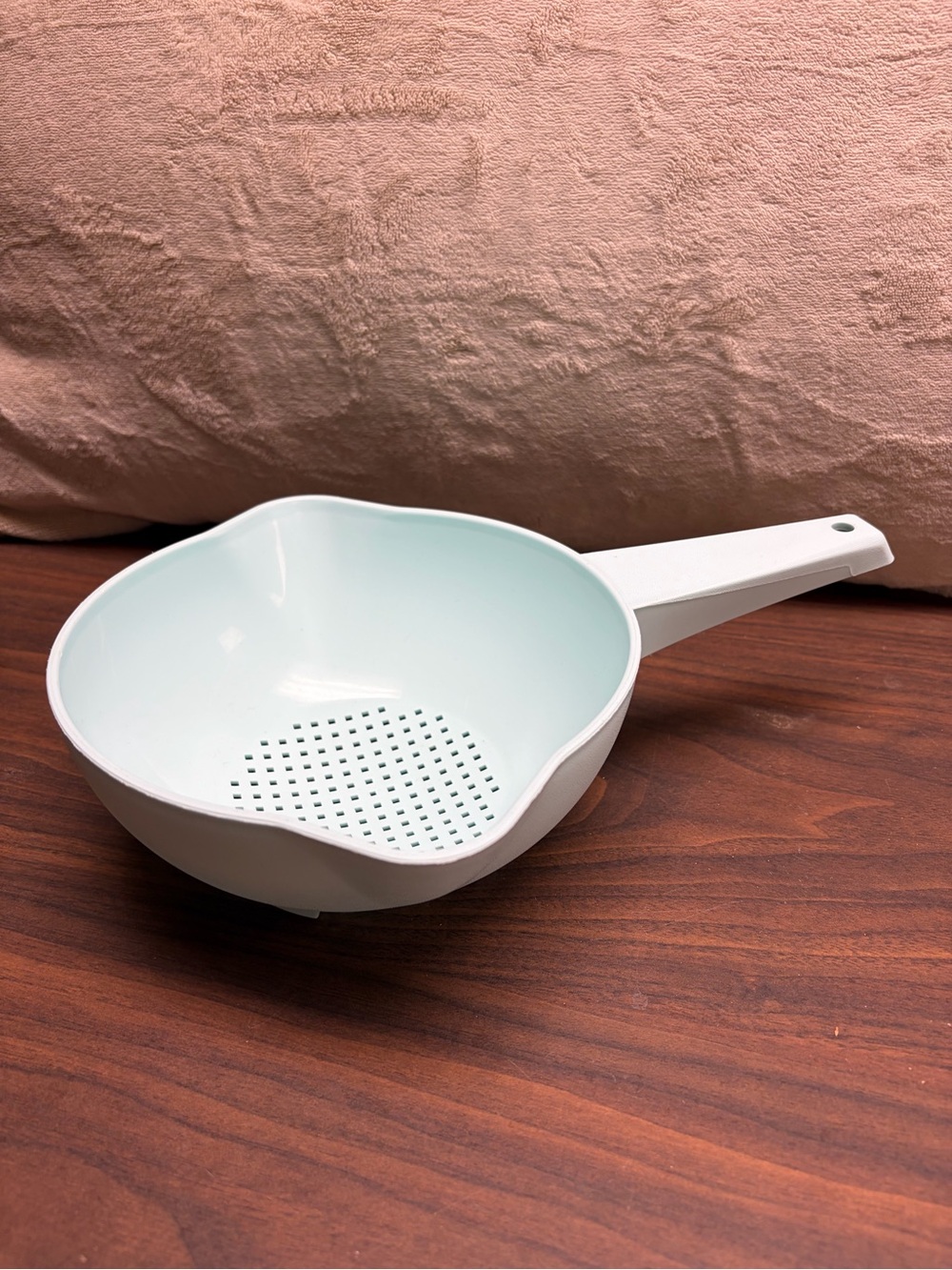 Vintage Tupperware 1 Qt Handled Colander Strainer Light Blue Aqua Double Spout
